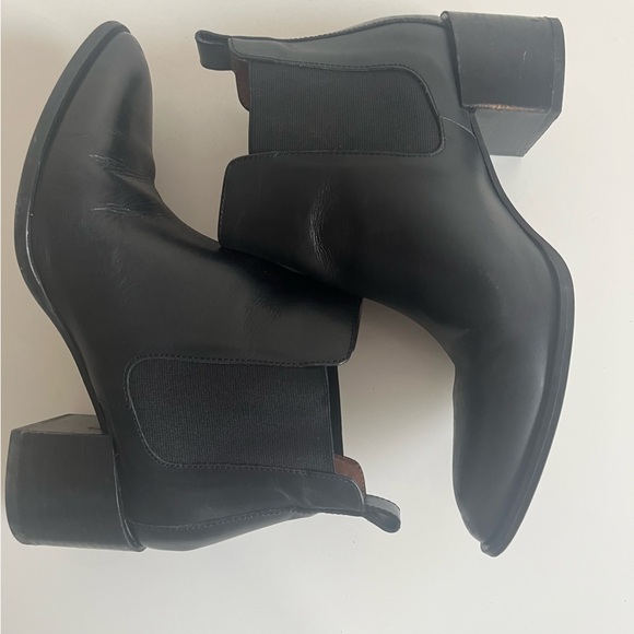Everlane Women’s The Heel Boot Pull On Black Leather Almond Toe Block Heel 8.5 - Picture 11 of 15